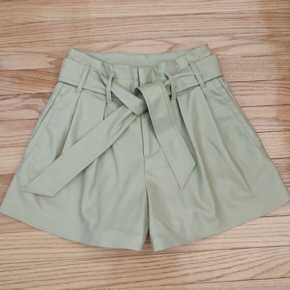 Truth by Republic pleated faux leather shorts - feels real!!! 2 XS - Picture 3 of 9